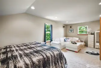 bonus room / bedroom 4