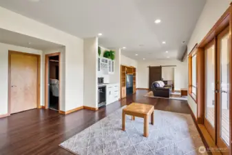 daylight basement (with lots of daylight), has 2 rooms, kitchenette and theatre room