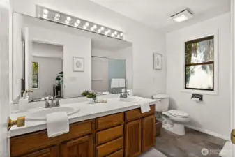 The primary ensuite bath has been refreshed and awaits its new owners.