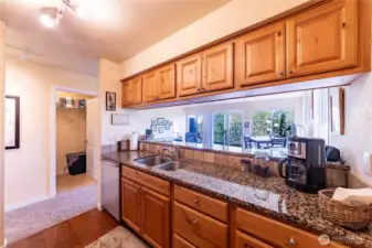 Excellent cabinet space