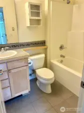 Full bath in main living area