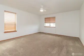 Upstairs Spacious Bonus Room
