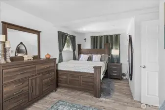Upstairs Primary Bedroom
