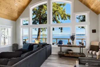 Main level view centered on Mt Baker