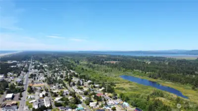 Just minutes to Willapa Bay!