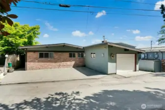 1,980 square foot home sits on 14,502 square foot lot with 5,648 square feet of uplands and 8,854 square feet of second class shorelands.