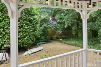 View to Path from the Back Yard to Perspective 213 Eakin Dr to Path to Midden Point Community Beach