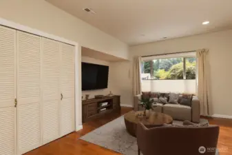 Laundry off bonus room