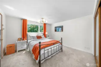 Spacious primary bedroom.