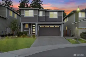 Experience this exquisite luxurious gem in desirable Breimer Bluff with quality premium upgrades for modern comfort living including central A/C, gourmet chef’s kitchen, indulgent spa-inspired primary bathroom, extended covered patio outdoor space and remote-controlled blinds. Oversized windows illuminate the living & dining rooms and gourmet kitchen with natural light. Gleaming LVP flooring all throughout the main floor, grand stone-surround gas fireplace in the living room, kitchen with sparkling stainless appliances, crown molding cabinetry, granite countertops & subway tiled backsplash. Retreat to a serene primary suite upstairs with a lavish primary bath featuring a freestanding tub, oversized shower, dual vanity sinks, walk-in closet and tiled flooring. 3 additional bedrooms + flex loft area + full guest bath. Home, nestled in a quiet cul-de-sac, backs to peaceful lush greenery & centrally located near dining & shopping hubs, I-167, parks & trails.