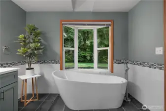 SOAKER TUB