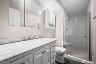 Primary bath 3/4