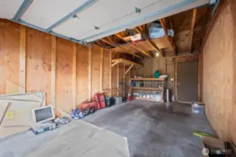 Private garage!