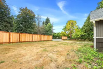 Fence providing privacy