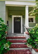 Charming covered front porch.