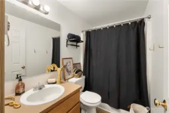 Guest Bathroom with tub/shower combo