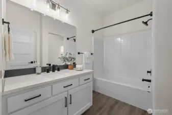 Full bath in-between bedroom 2 & 3