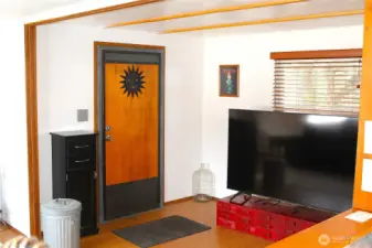 --- come on in its ----