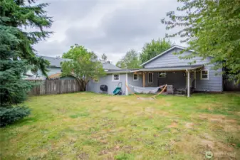 Large fully fenced backyard for privacy