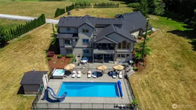 In ground pool & hot-tub for the ultimate summer escape.