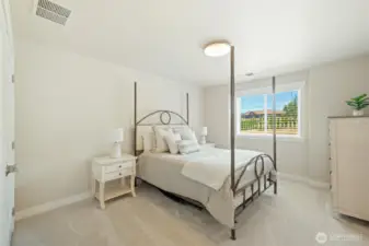 Guest bedroom Upstairs.
