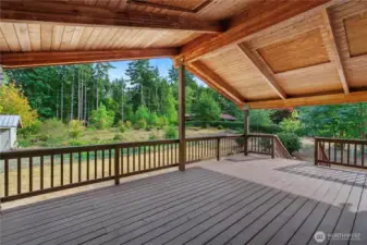 PORCH OFF THE PRIMARY