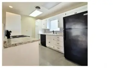 Interior pic from prior vacancy
