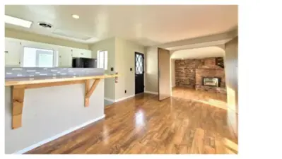 Interior pic from prior vacancy