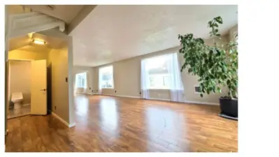 Interior pic from prior vacancy