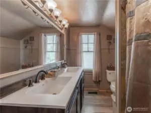 Upstairs Bathroom with New Vanity & Tiled Bath