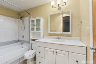 Full Bathroom Upstairs