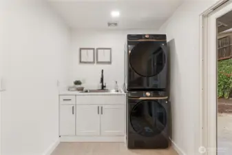 New Samsung washer dryer included