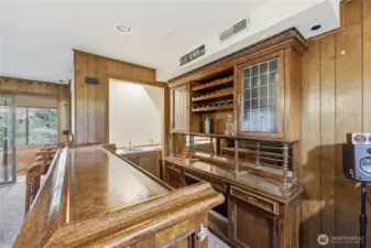 Rec Room/Pool Room with a bar