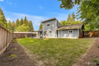 Large and fully fenced backyard