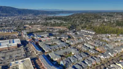 The walkability of Issaquah Highlands is spectacular. You will not find a better 3 bedrooms at a better price in Issaquah Highlands