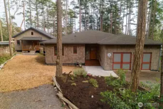 Main House with ADU   Main house is 1748    sq ft and ADU is 868 sq ft