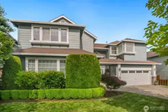 Welcome home! to this beautiful home in Maple Wood.