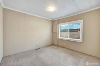 Spacious guest bedroom, office, sewing room you decide!