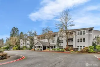 The Winthrop Building of Washington Village in premier 55+ Providence Point