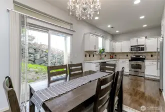 Dining & Kitchen Area