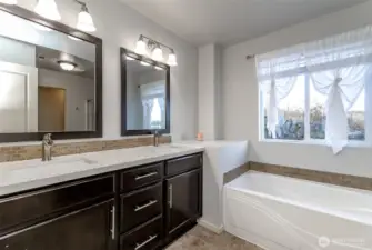 Primary 5 Piece Bath