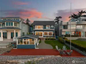 42' of private waterfront living