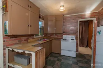 Fully Functioning Kitchen.