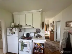 Back cottage Kitchen