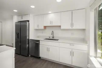 Brand new kitchen cabinets, lighting and appliances