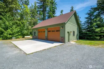 30 x 40 insulated stick built shop. Propane tank is owned & comes with generator
