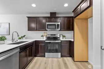 Photographs are for illustrative purposes only. Features, finishes, interior/exterior colors, landscaping and floorplan shown may vary from actual homes built.