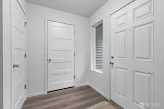 Photographs are for illustrative purposes only. Features, finishes, interior/exterior colors, landscaping and floorplan shown may vary from actual homes built.