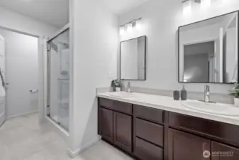 Photographs are for illustrative purposes only. Features, finishes, interior/exterior colors, landscaping and floorplan shown may vary from actual homes built.