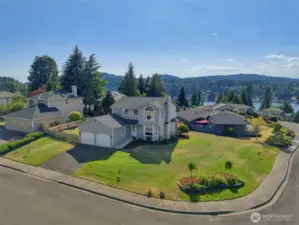 Welcome to Dockside at Kitsap Lake!